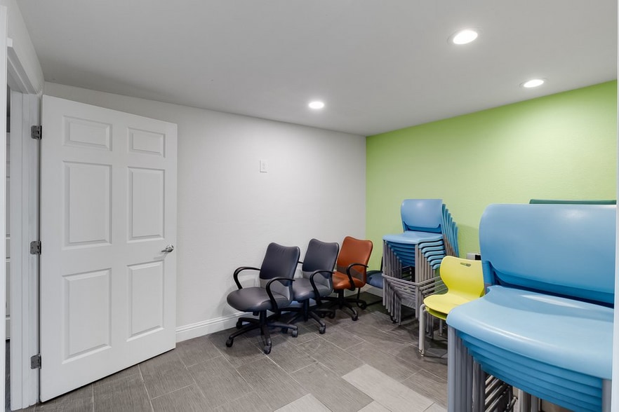 More Photos Of 1966 Broadway St, Vallejo Storefront For Sale