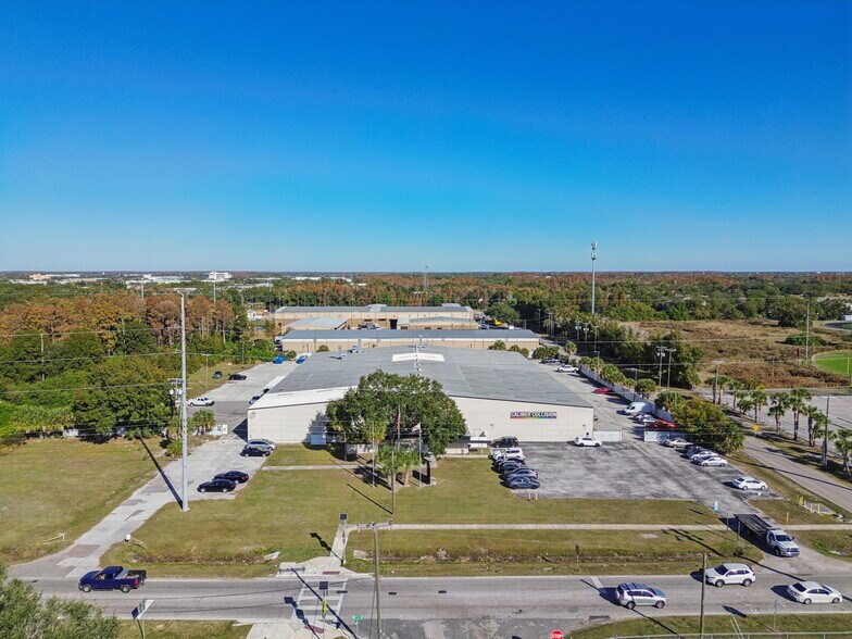 More Photos Of 4811 W Sligh Ave, Tampa Warehouse For Lease