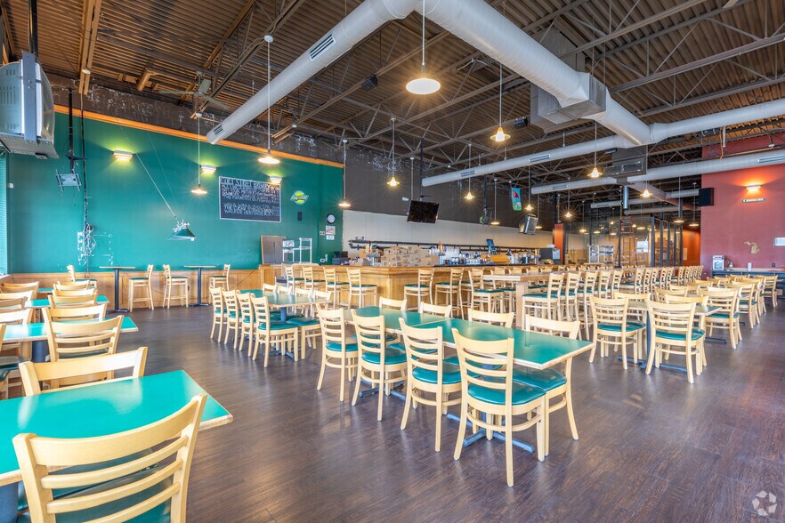 More Photos Of 1660 Fort St, Lincoln Park Bar For Sale