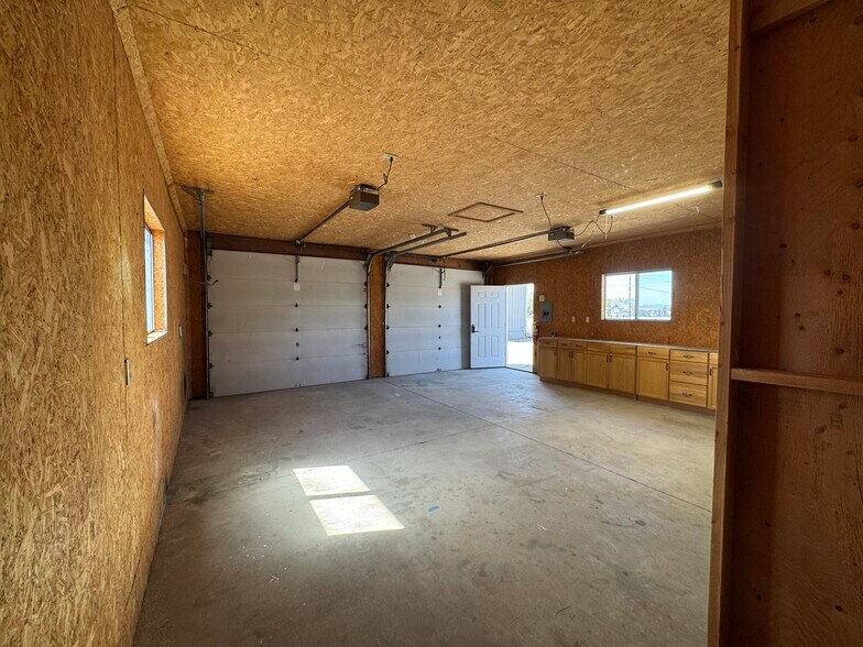 More Photos Of 216 N Whitley Dr, Fruitland Office For Sale