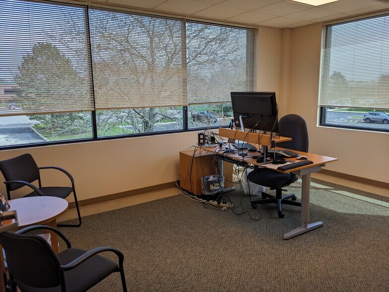 More Photos Of 1749 S Naperville Rd, Wheaton Medical For Sale