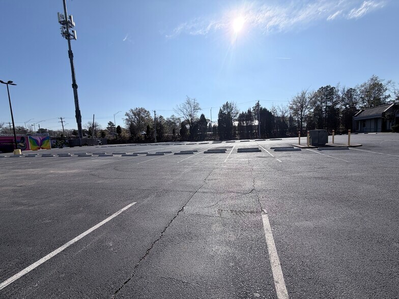 More Photos Of 3393-3437 Summer Ave, Memphis Storefront For Lease