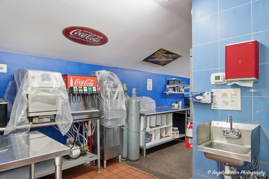 More Photos Of 140 Crystal St, Cary Fast Food For Sale