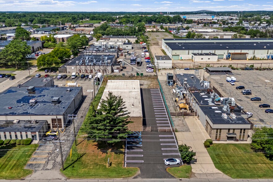 More Photos Of 12283 Levan Rd, Livonia Warehouse For Lease