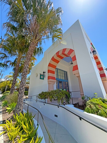 More Photos Of 1936 State St, Santa Barbara Freestanding For Sale
