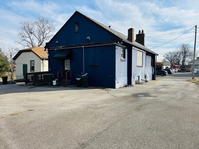 More Photos Of 4800 Delhi Ave, Cincinnati Restaurant For Sale