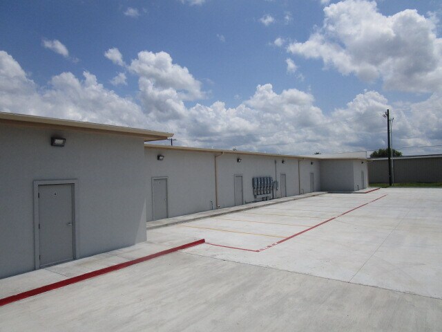 More Photos Of 3121 Wilson Rd, Harlingen Storefront For Lease