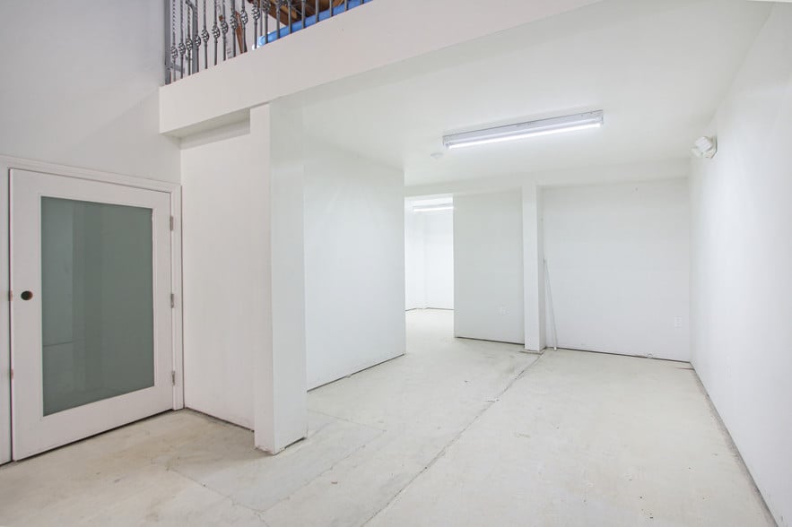 More Photos Of 12612 Philadelphia St, Whittier Storefront Retail Office For Lease