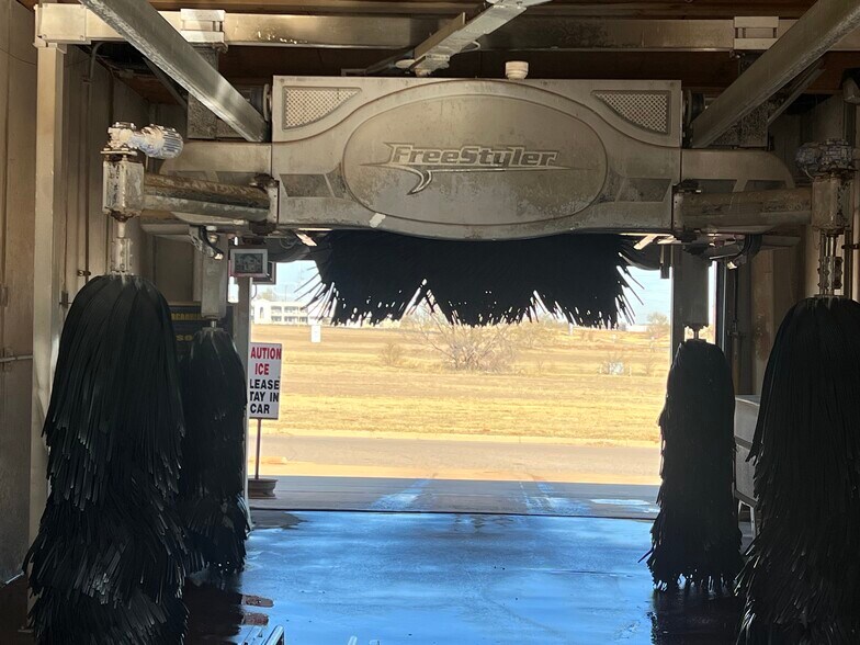 More Photos Of 120 Sooner rd, Elk City Carwash For Sale