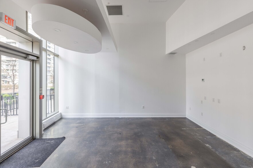 More Photos Of 123 Fort York Blvd, Toronto Storefront For Lease