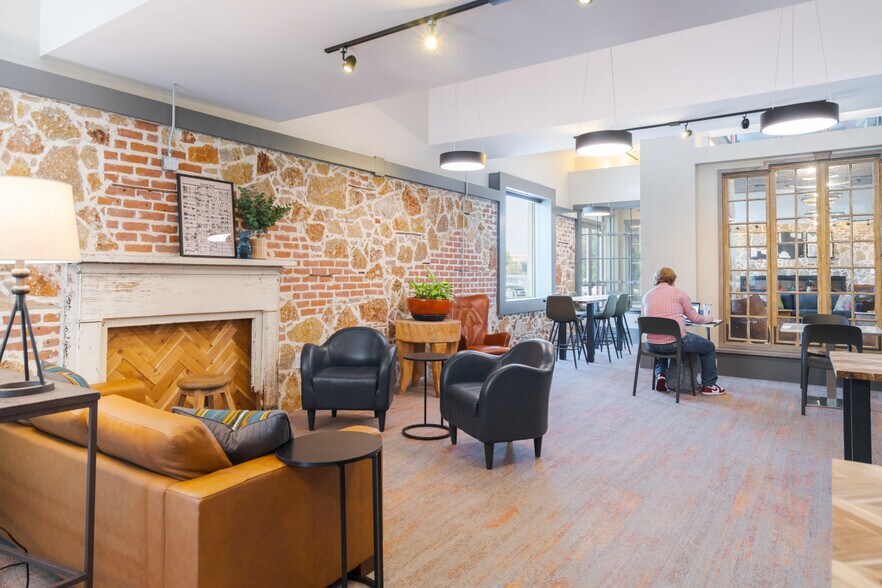 More Photos Of 8105 Rasor Blvd, Plano Coworking Space