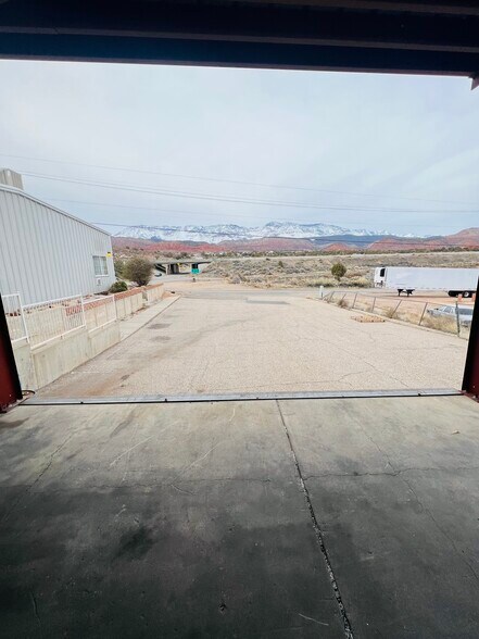 More Photos Of 590 N Main St, Leeds Manufacturing For Sale