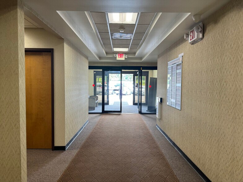 More Photos Of 5010 Rt-30, Amsterdam Medical For Lease