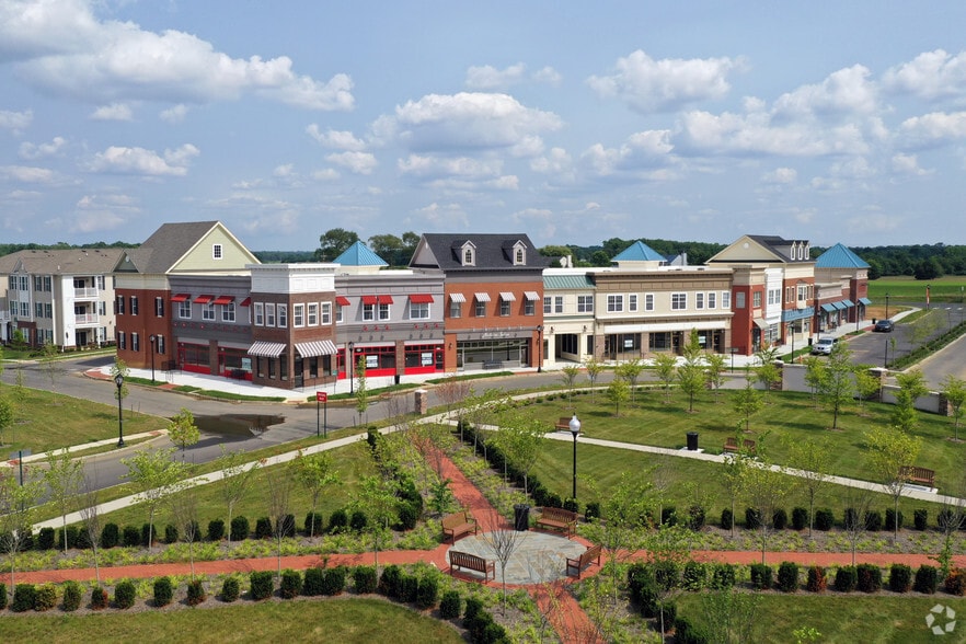 Primary Photo Of 90-105 Saddle Way, Chesterfield Apartments For Lease