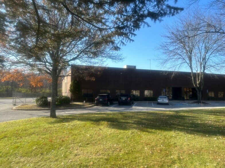 More Photos Of 306 Commerce Dr, Exton Industrial For Sale