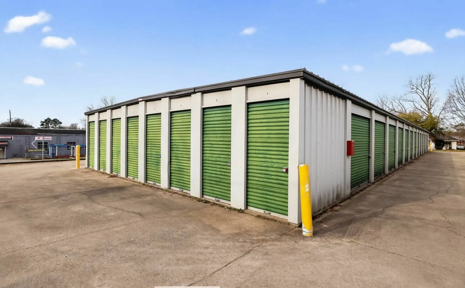 More Photos Of 939 N Logan St, Gaffney Self Storage For Sale