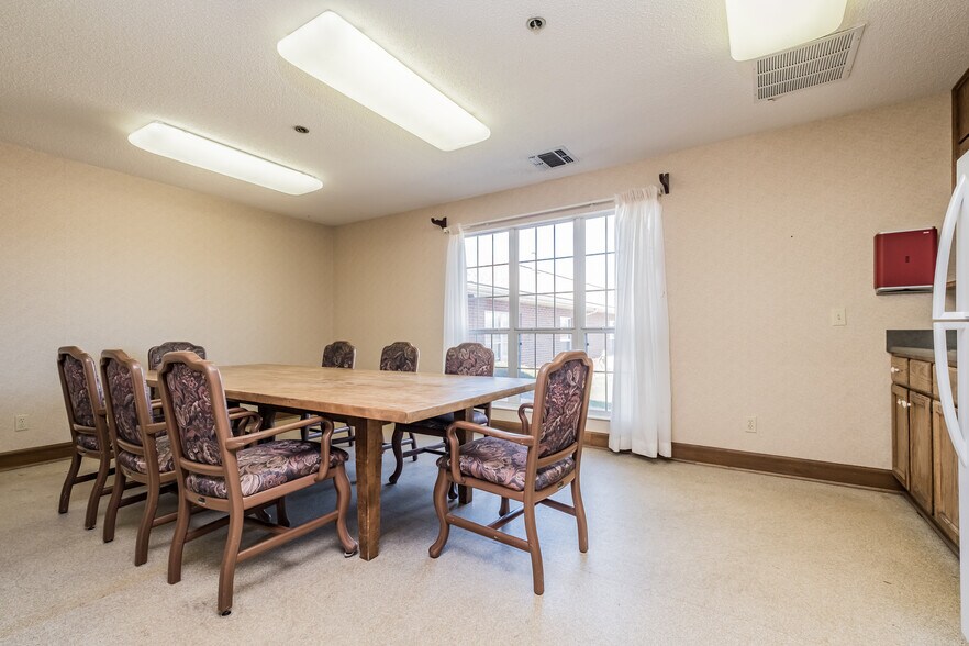 More Photos Of 7222 Day Ave SW, Navarre Medical For Lease