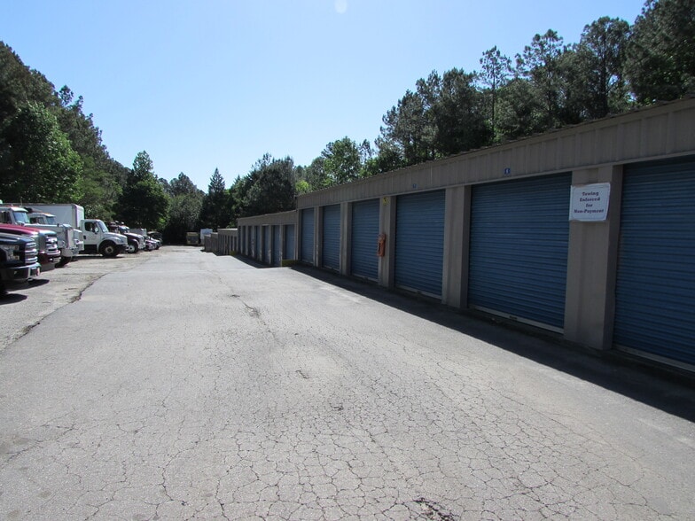 More Photos Of 127 Commerce St, Fayetteville Self Storage For Sale