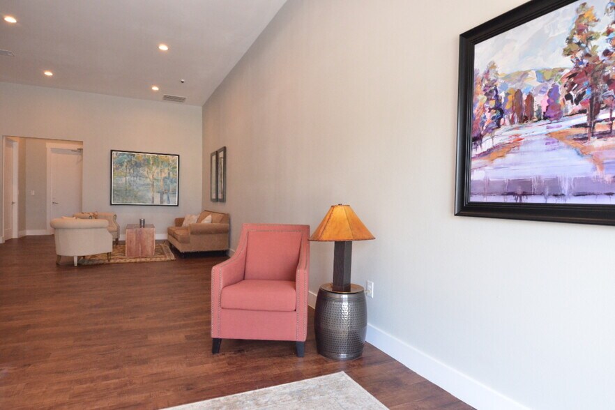 More Photos Of 2440 US 290, Dripping Springs Storefront Retail Office For Lease