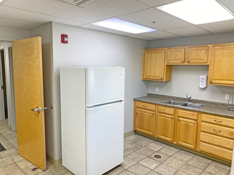 More Photos Of 340 Presumpscot St, Portland Warehouse For Sale