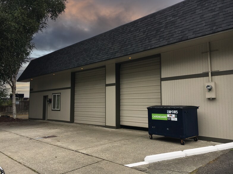 More Photos Of 626 W Main St, Sumner Industrial For Sale