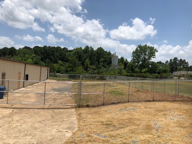 More Photos Of 6821 W 70th St, Shreveport Office For Sale