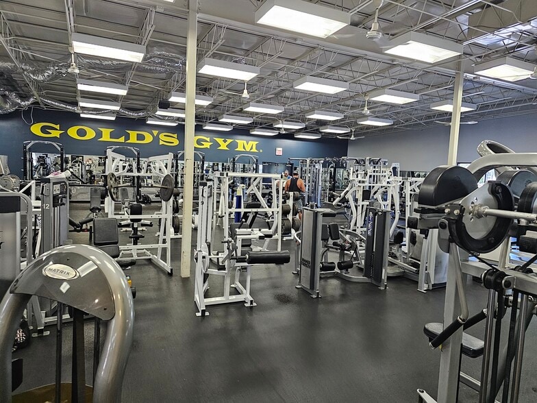 More Photos Of 140 Eglin Pky SE, Fort Walton Beach Health Club For Sale