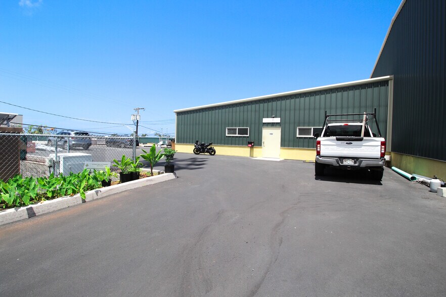 Primary Photo Of 73-5573 Lawehana St, Kailua Kona Warehouse For Sale
