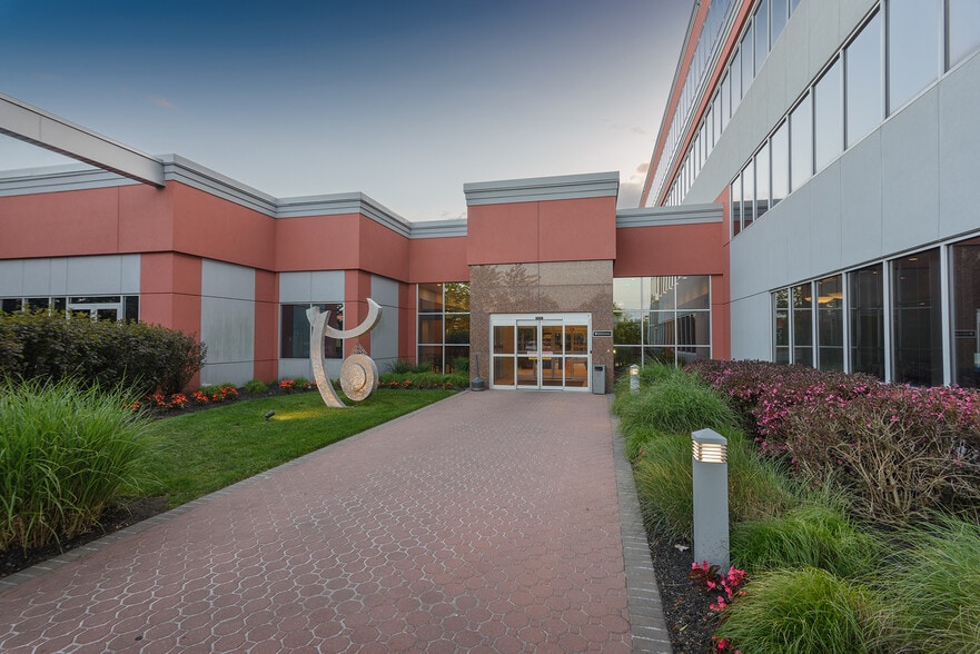 More Photos Of 324 S Service Rd, Melville Office For Lease