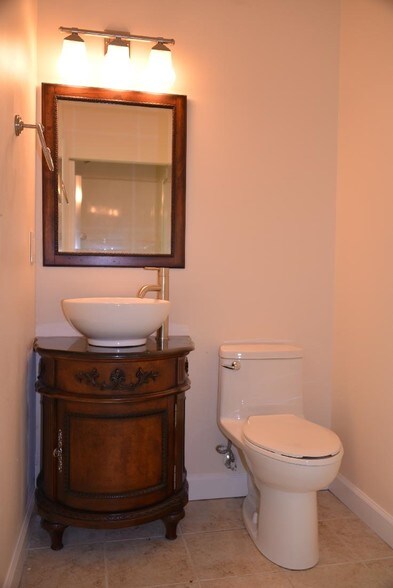 More Photos Of 1081 Cambridge Sq, Alpharetta Office For Sale