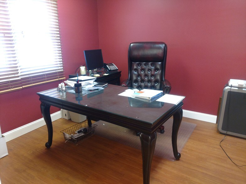 More Photos Of 420 E Main St, Branford Medical For Sale