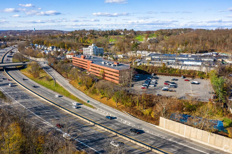 More Photos Of 399 Knollwood Rd, White Plains Office For Lease