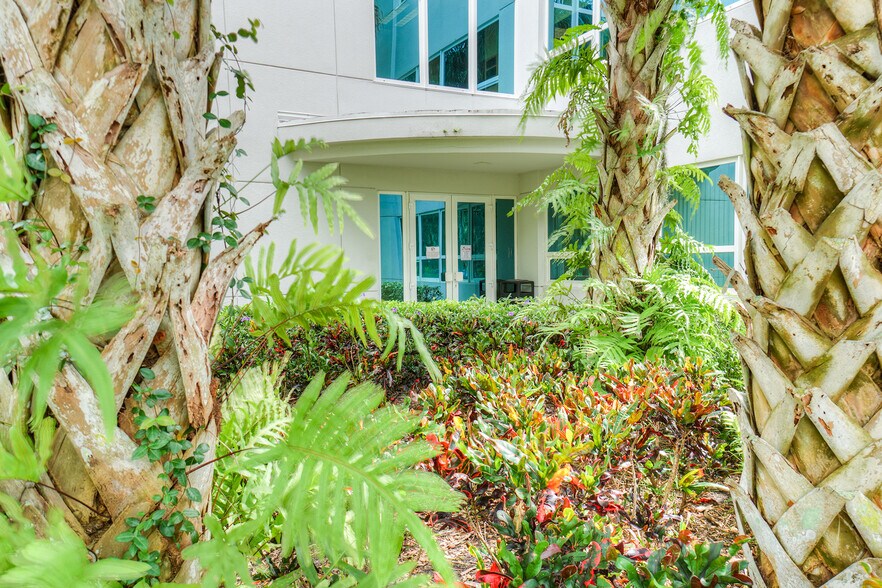 More Photos Of 1735 W Hibiscus Blvd, Melbourne Medical For Lease