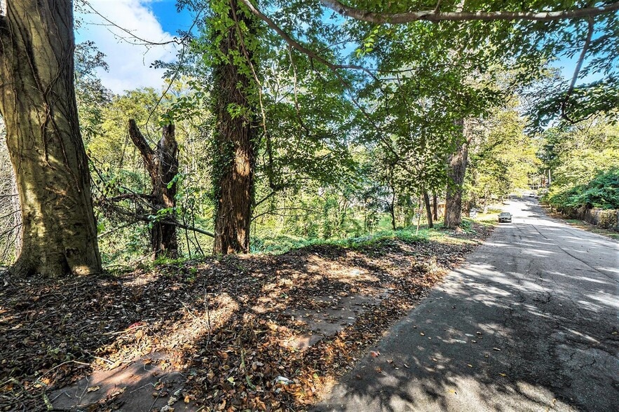 More Photos Of 1055 Westmont SW rd, Atlanta Land For Sale