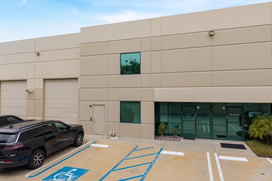 More Photos Of 2575 Fortune Way, Vista Warehouse For Lease