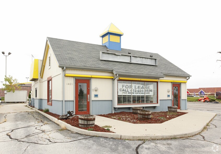 More Photos Of 1357 S Main, Adrian Unknown For Lease