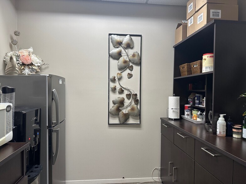 More Photos Of 32 Mercer St, Hackensack Office For Lease