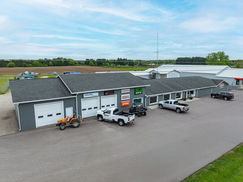 Primary Photo Of 4150 State Highway 13, Wisconsin Dells Freestanding For Sale