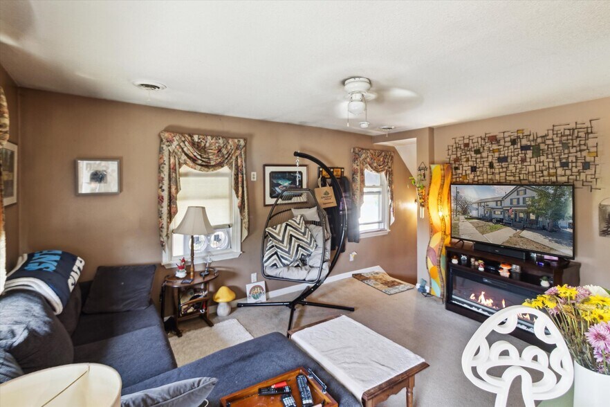 More Photos Of 28080 Waltz Rd, New Boston Restaurant For Sale