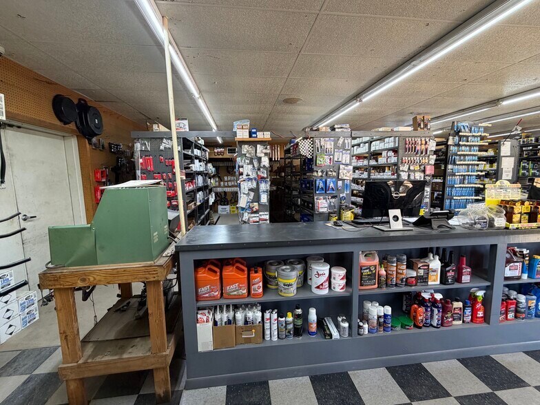 More Photos Of 601 W Lacy St, Palestine General Retail For Sale