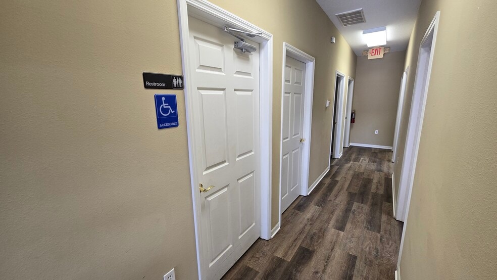 More Photos Of 2649 Windguard Cir, Zephyrhills Medical For Lease