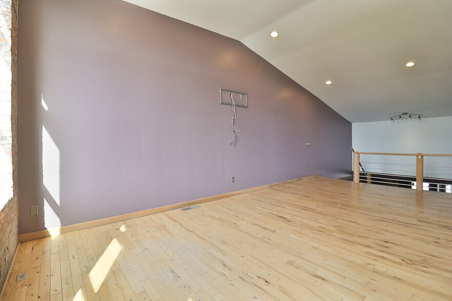 More Photos Of 102-104 W Columbus St, Kenton Office Residential For Sale