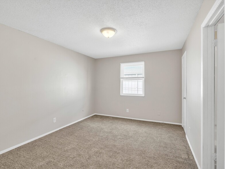 More Photos Of 500-516 Richardt Ave, Evansville Apartments For Sale