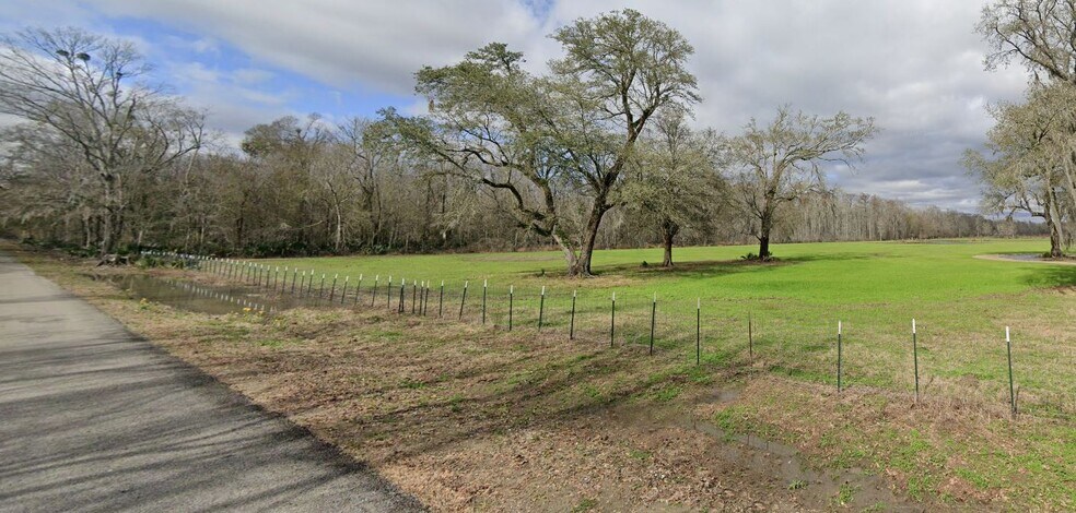 More Photos Of 44316 Fontenot rd, Saint Amant Land For Sale