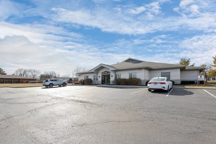 More Photos Of 5925-5935 Cleveland Ave, Columbus Medical For Sale