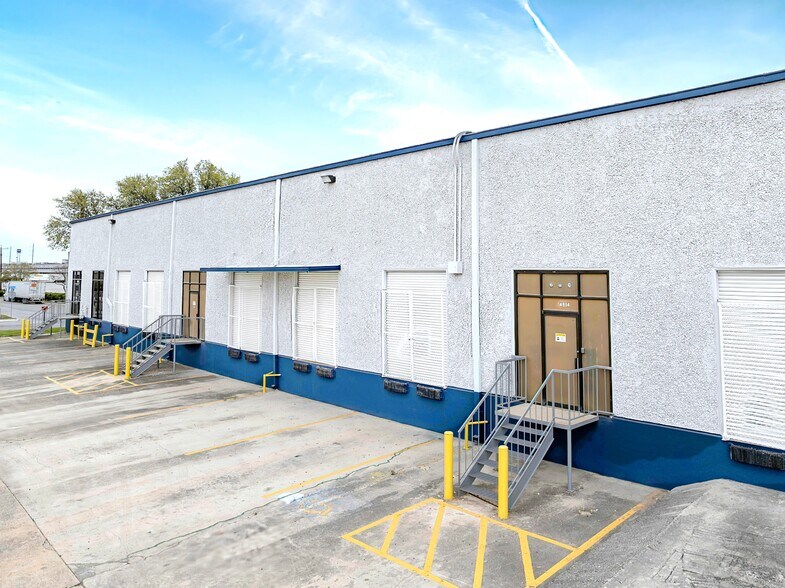 Primary Photo Of 4514-4520 Tejasco, San Antonio Warehouse For Lease