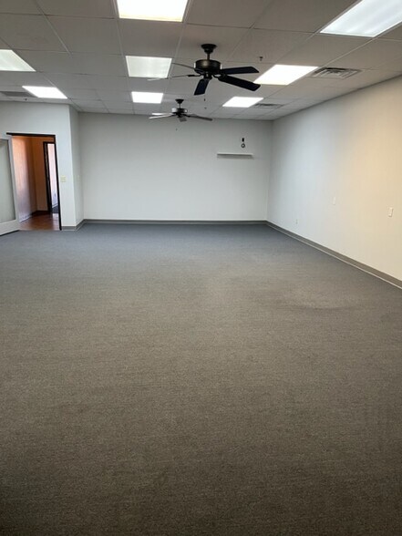 More Photos Of 2440 Adobe Rd, Bullhead City Storefront Retail Office For Lease