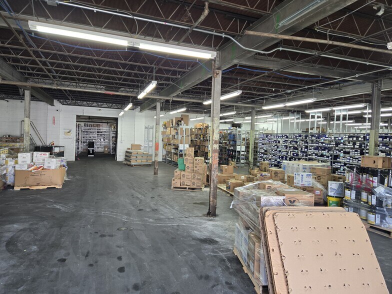More Photos Of 501 Ninth ave, Evansville Distribution For Sale