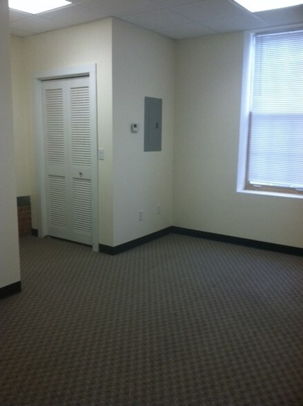 More Photos Of 30 Bridge St, New Milford Storefront Retail Office For Lease