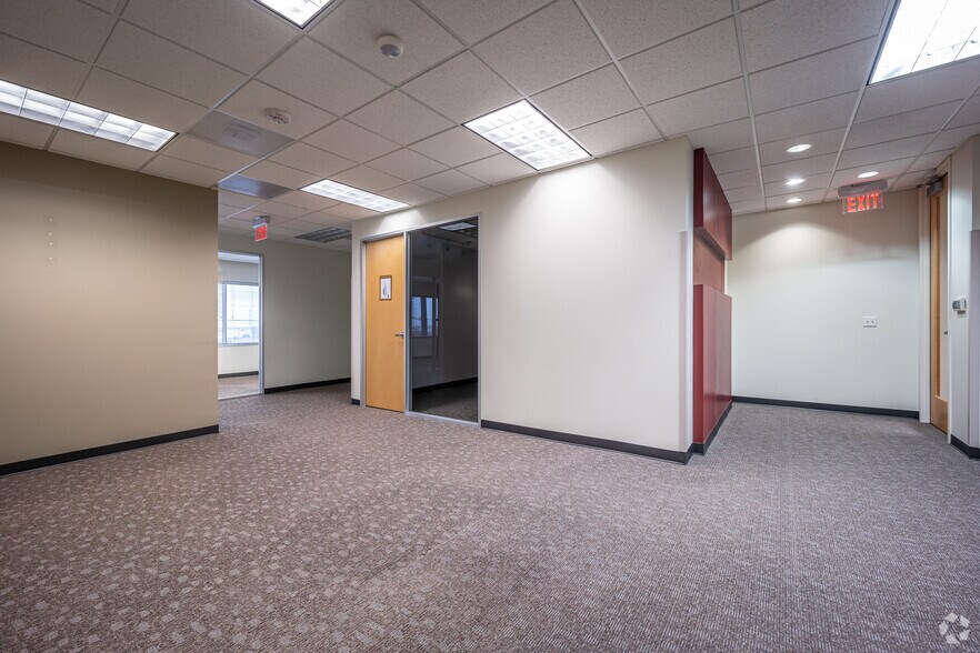 More Photos Of 12603 Southwest Fwy, Stafford Office For Lease